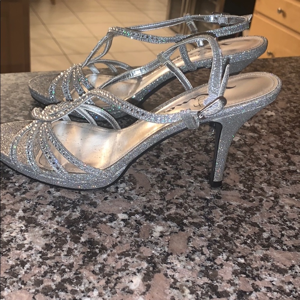 Heels - Picture 5 of 5